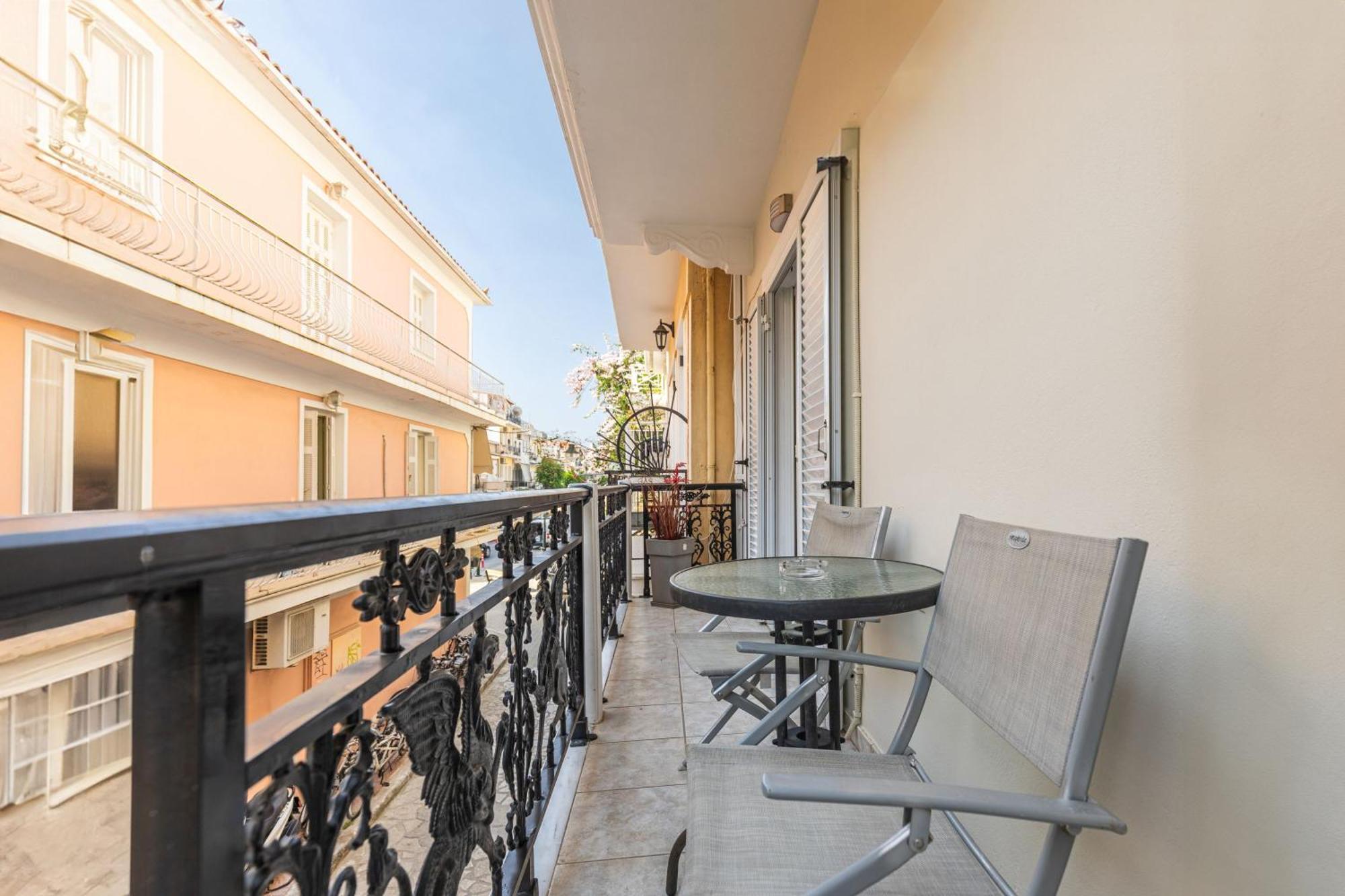 Beautiful City Center Apartments Закинтос Екстериор снимка